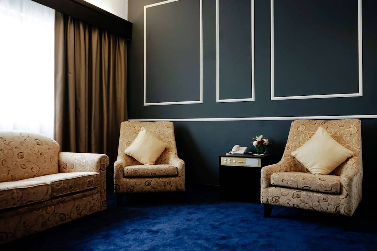 Junior Suite, Non Smoking | In-room safe, desk, blackout curtains, iron/ironing board