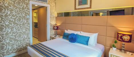 Royal Suite, Non Smoking | In-room safe, desk, blackout drapes, iron/ironing board