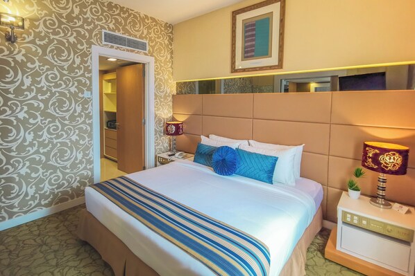 Royal Suite, Non Smoking | In-room safe, desk, blackout curtains, iron/ironing board - Shahzan Hotel Kuantan, Trademark Collection by Wyndham (Kuantan)