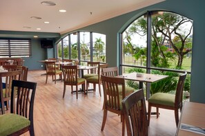 Buffet déjeuner (30 MYR par personne)