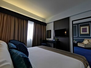 Junior Suite, Non Smoking | In-room safe, desk, blackout drapes, iron/ironing board - Shahzan Hotel Kuantan, Trademark Collection by Wyndham (Kuantan)