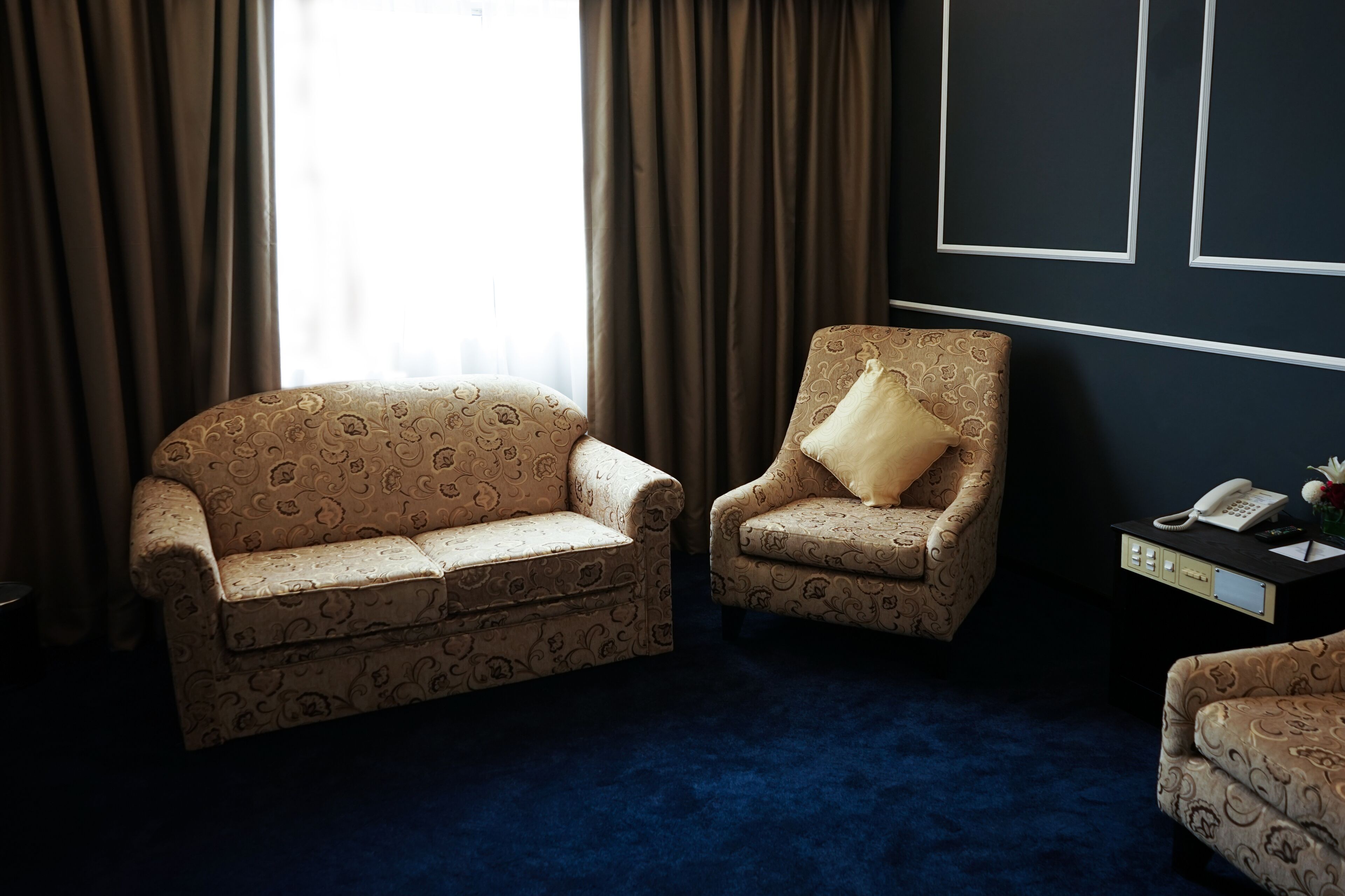 junior suites | living room | tv