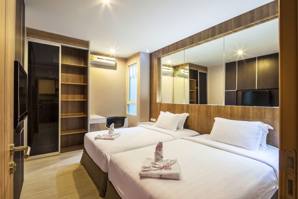 Family Suite | 1 bedroom, minibar, in-room safe, individually decorated