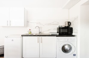 Familienapartment, barrierefrei, eigenes Bad (One Bedroom Apartment) | Eigene Küche