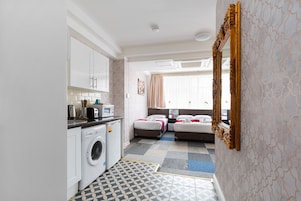 Quadruple Room, Private Bathroom (Quatriple Studio) | Room amenity