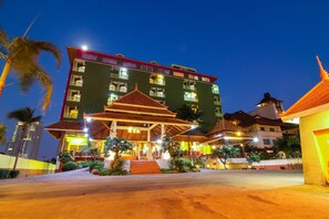 ด้านหน้าที่พัก