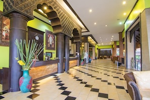 Lobby - Phuphaya Resort Pattaya (Pattaya)
