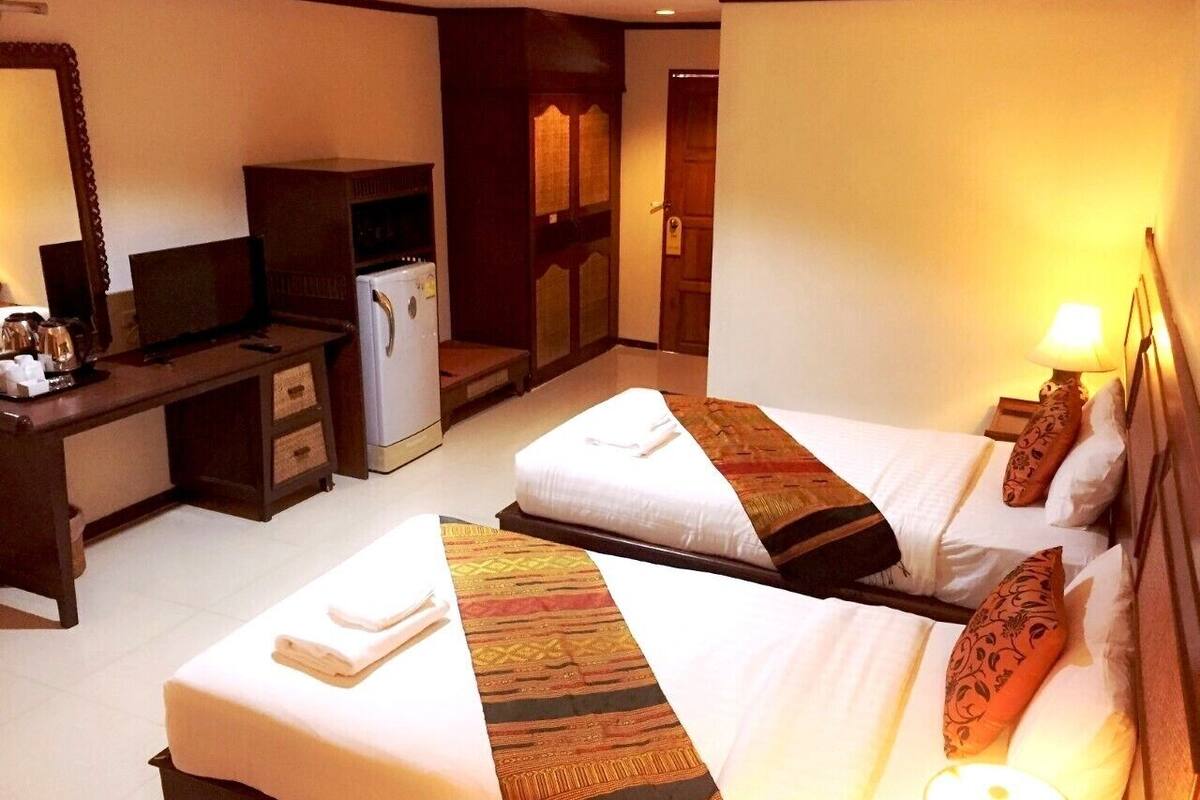 In-room safe, rollaway beds (surcharge), WiFi (free)