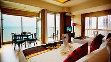 Beach Front Ocean View | Egyptian cotton sheets, premium bedding, down comforters, pillowtop beds