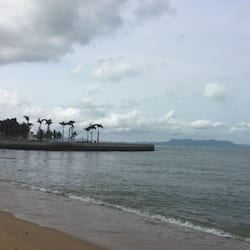 位於海灘上、免費海灘接駁車、海灘按摩、2 間海灘酒吧