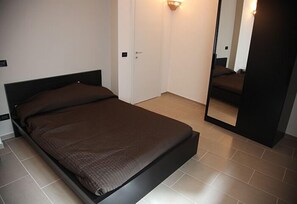 Family Room | Desk, soundproofing, rollaway beds, free WiFi - Il miglio in più (Tusa)