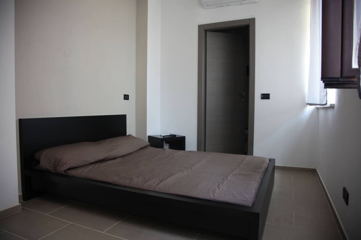 Double Room | Desk, soundproofing, rollaway beds (surcharge), WiFi (free)