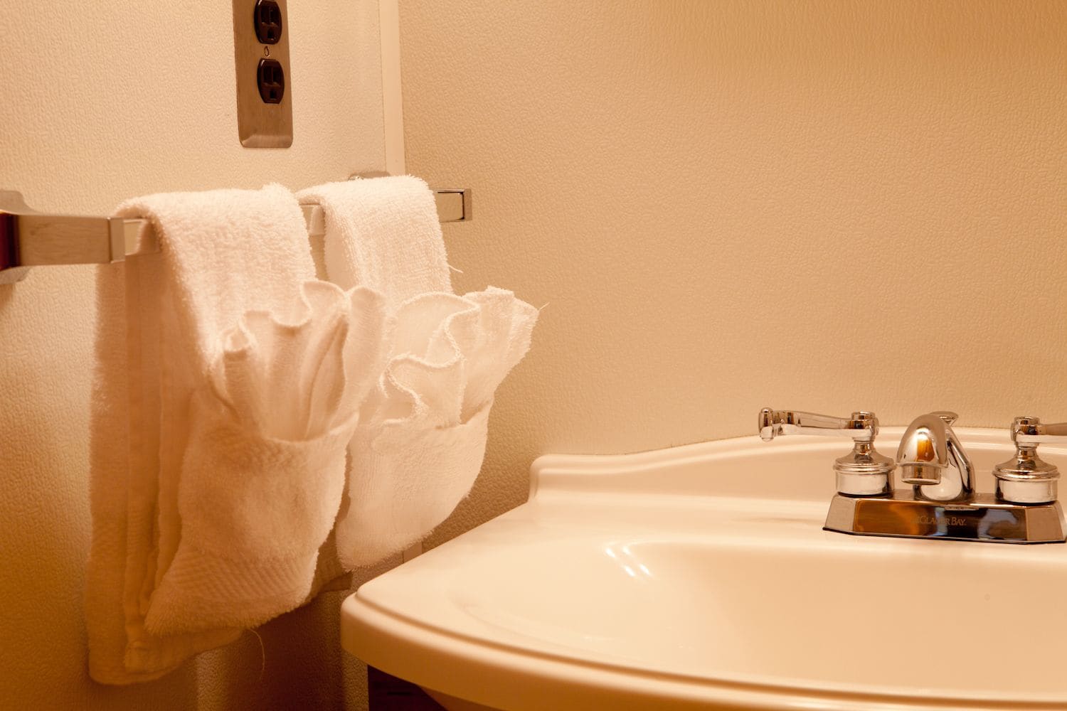 standard room, 2 queen beds | 1 bedroom, free wifi, bed sheets