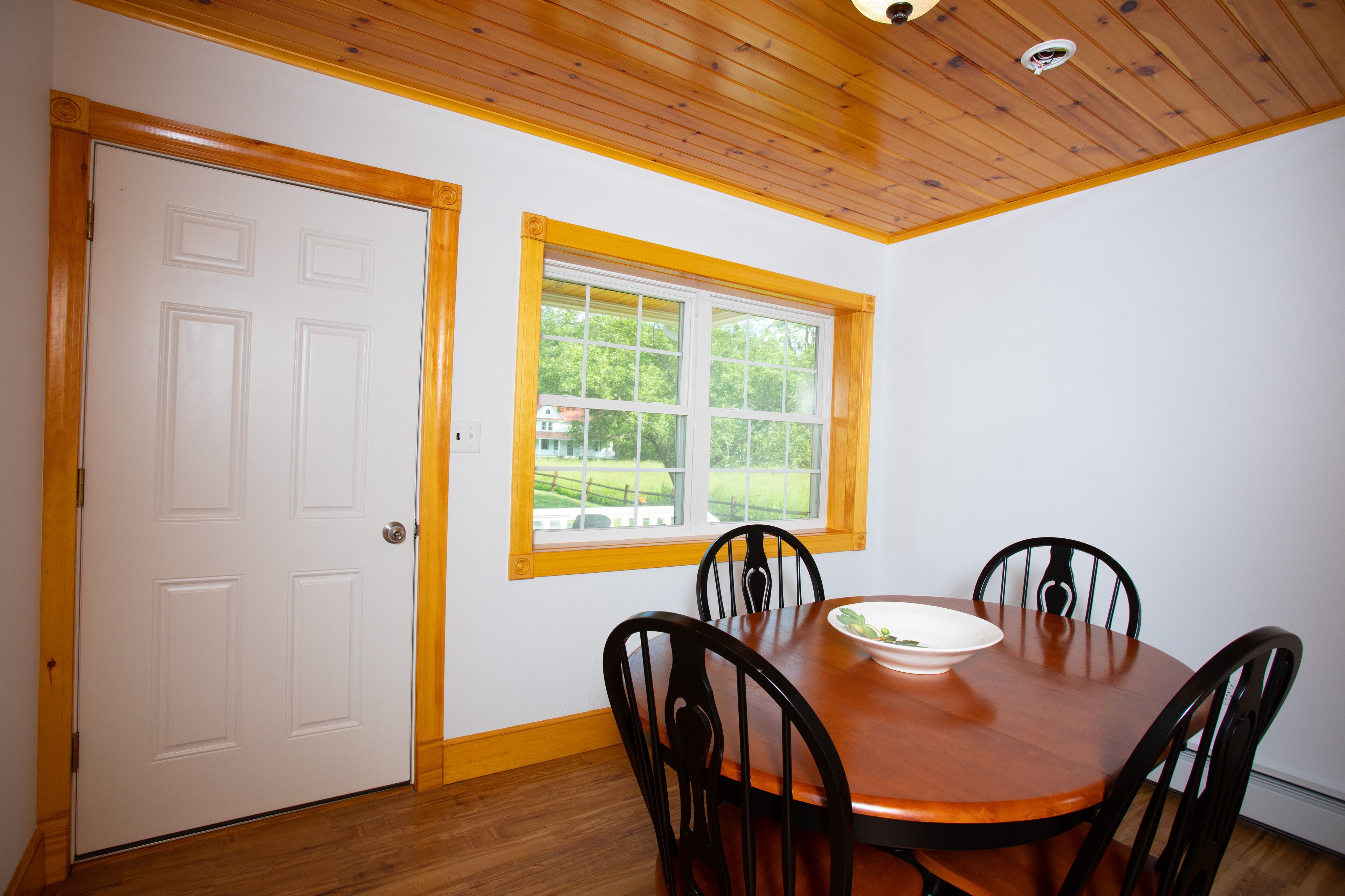 house at 1463 | in-room dining