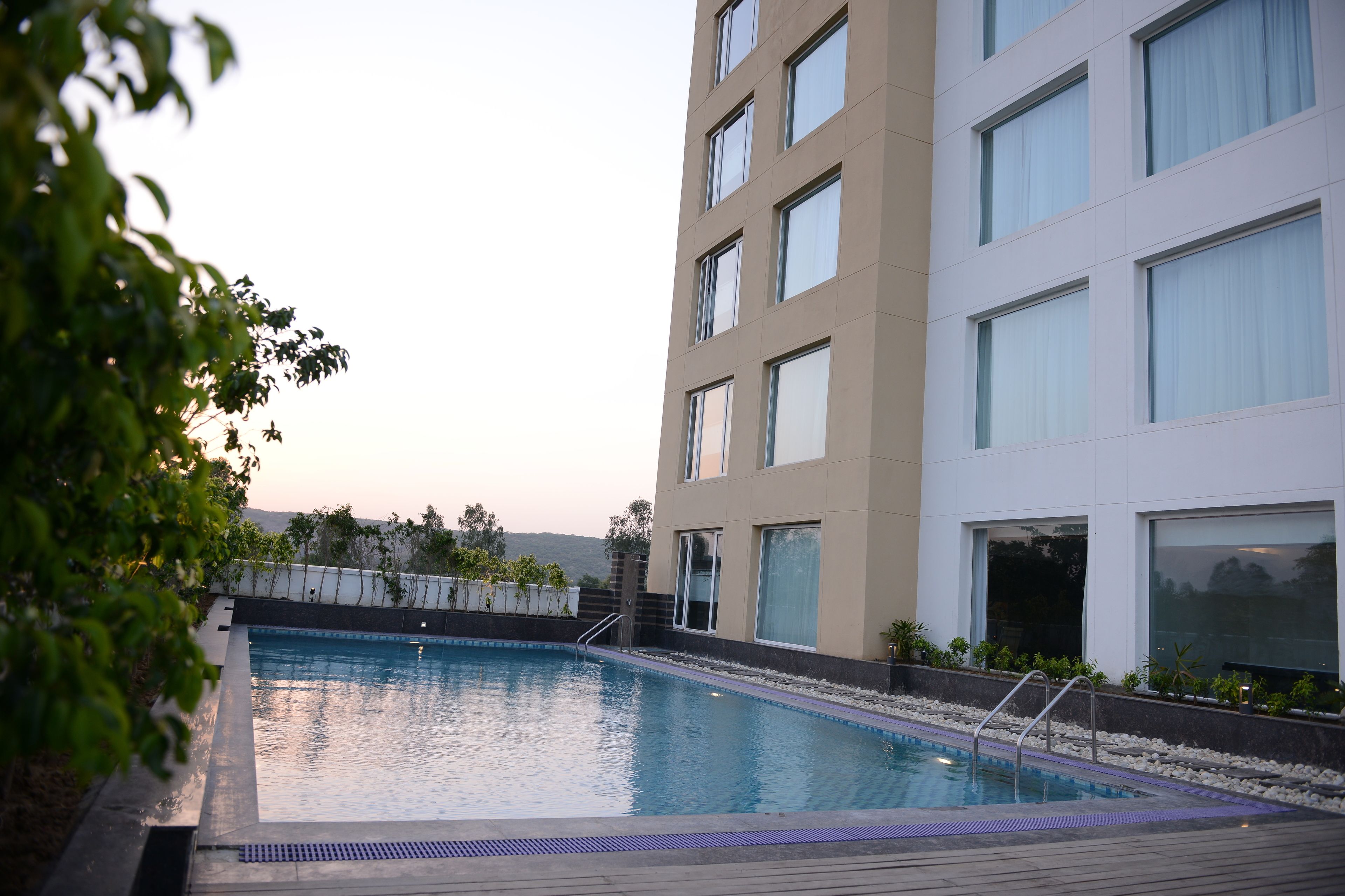 المنشأة من الخارج