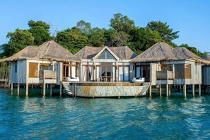 Internet, alarm clocks - SONG SAA PRIVATE ISLAND (Koh Ouen)