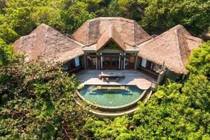 Internet, alarm clocks - SONG SAA PRIVATE ISLAND (Koh Ouen)