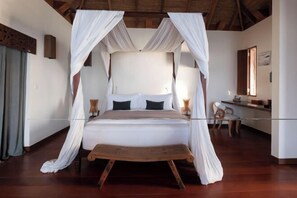 Internet, alarm clocks - SONG SAA PRIVATE ISLAND (Koh Ouen)