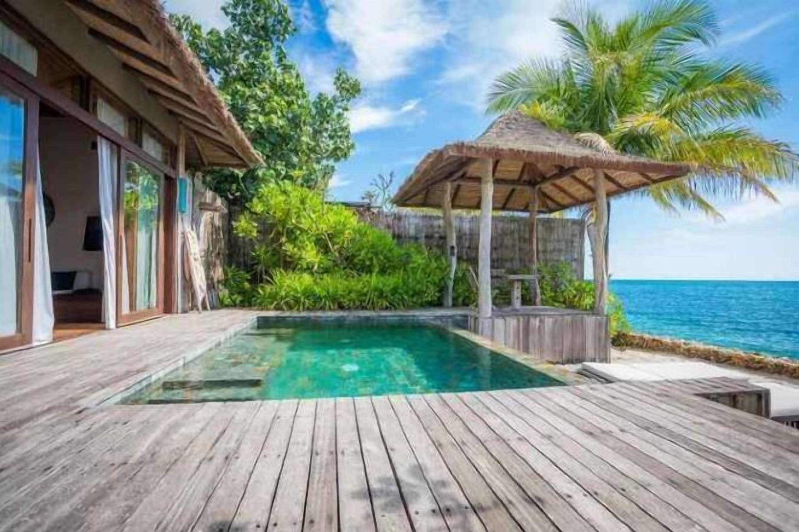 حمام سباحة خارجي