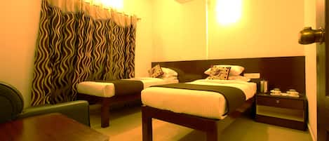 3 quartos, roupas de cama premium, cofres nos quartos, escrivaninha