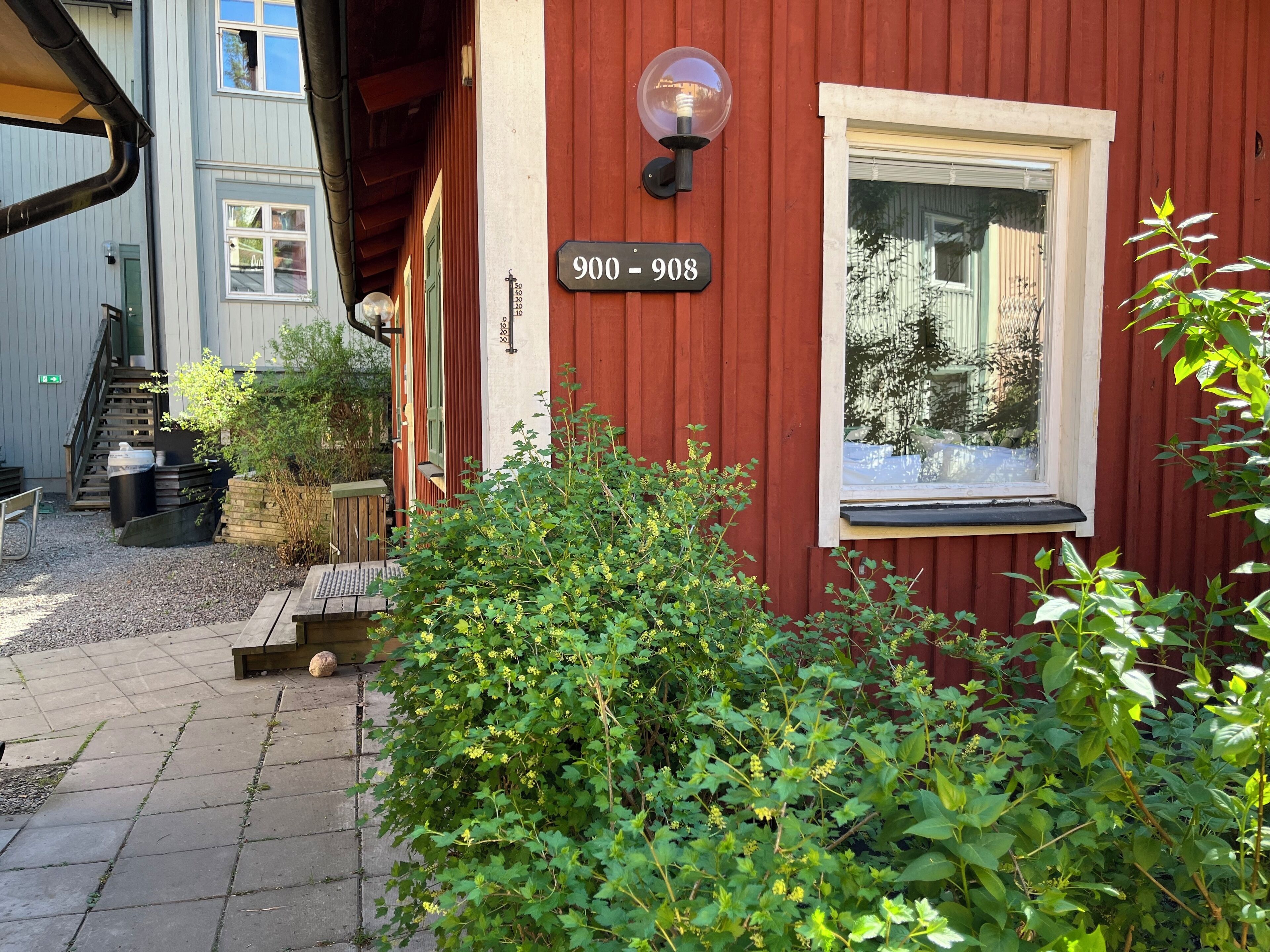 standard cabin | 1 bedroom, desk, blackout curtains, free wifi