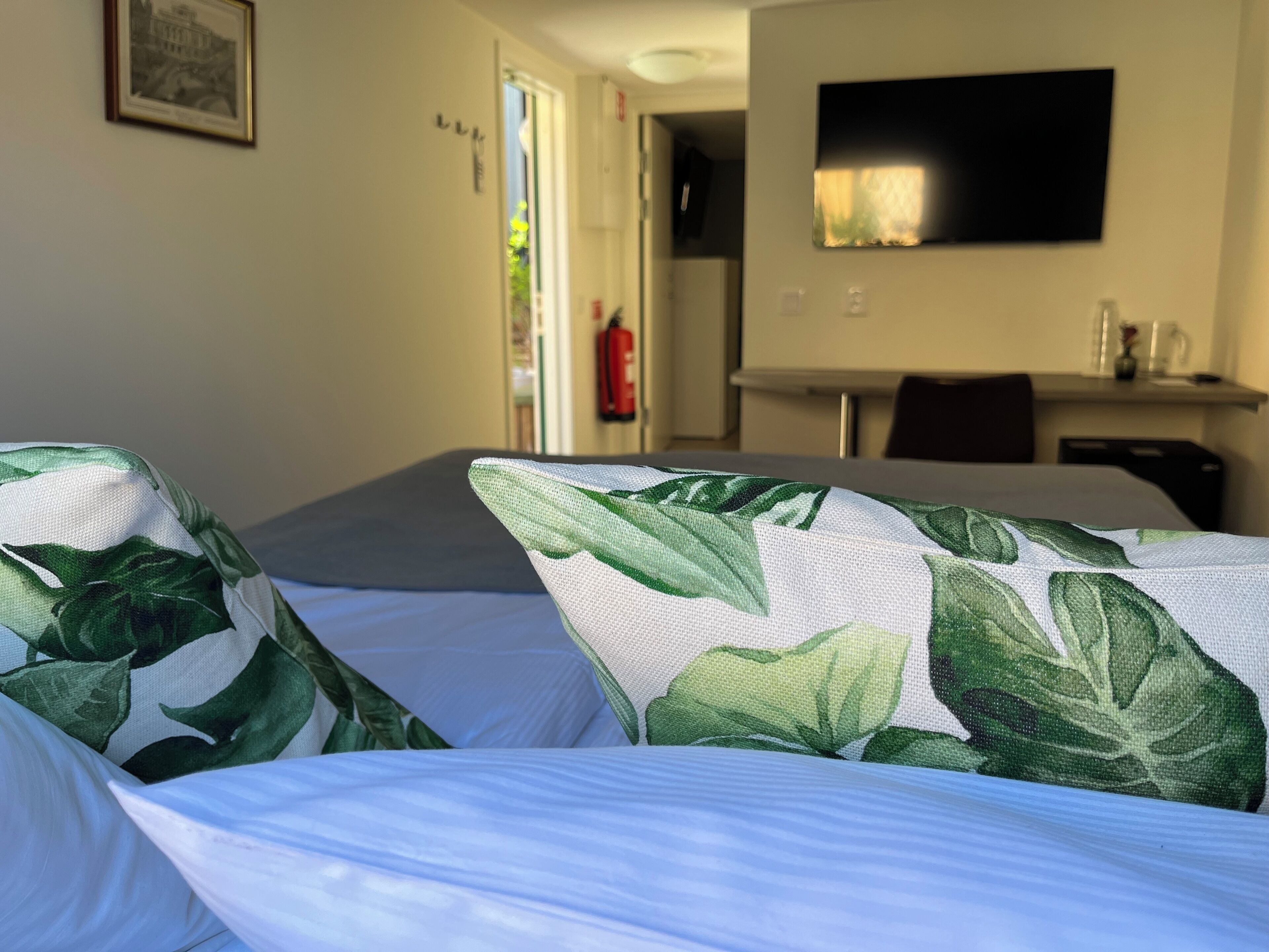 standard cabin | 1 bedroom, desk, blackout curtains, free wifi