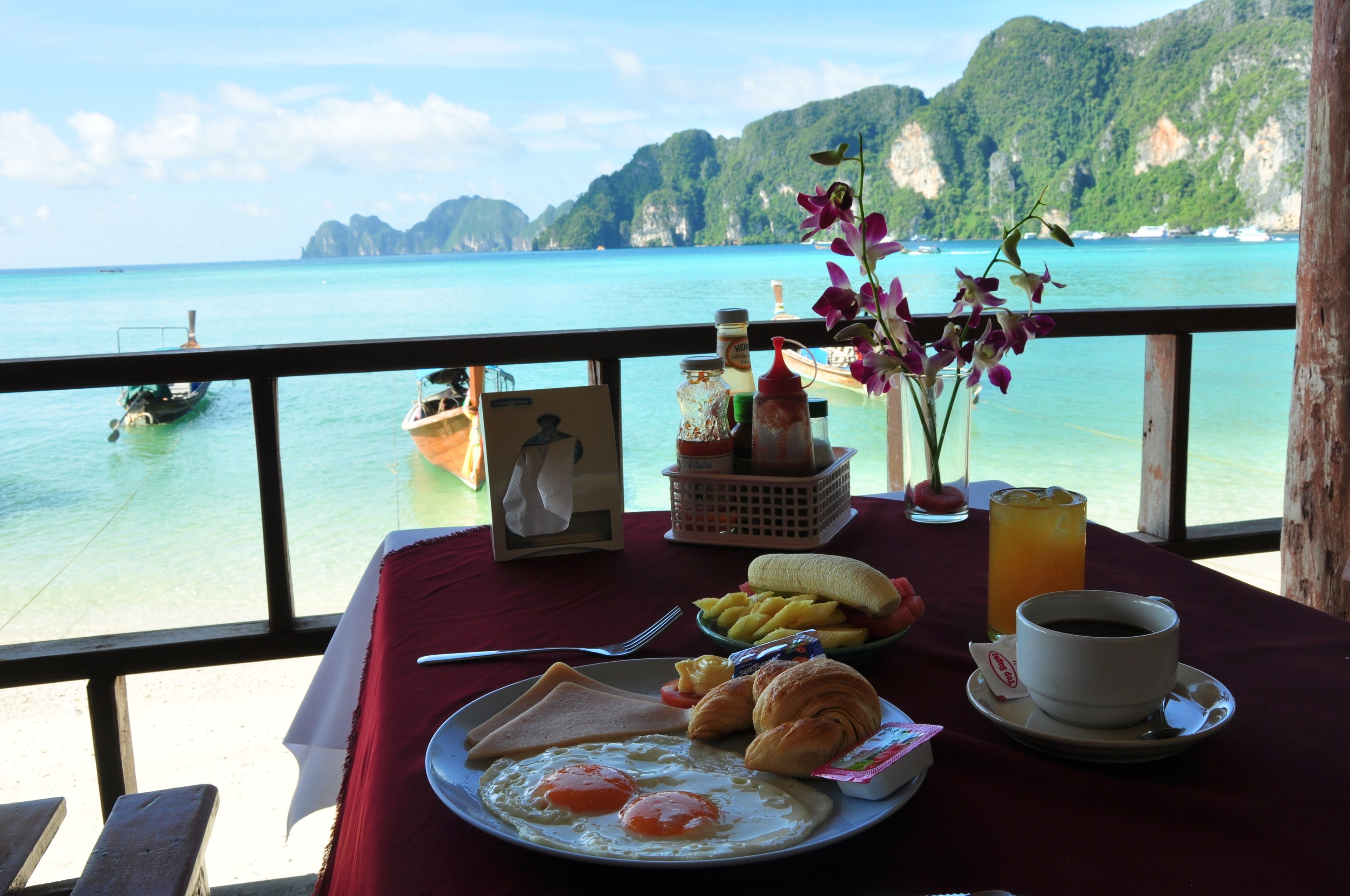 Daily local cuisine breakfast for a fee