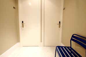 Hallway - Hostal Express by gaiarooms (Barcelona)