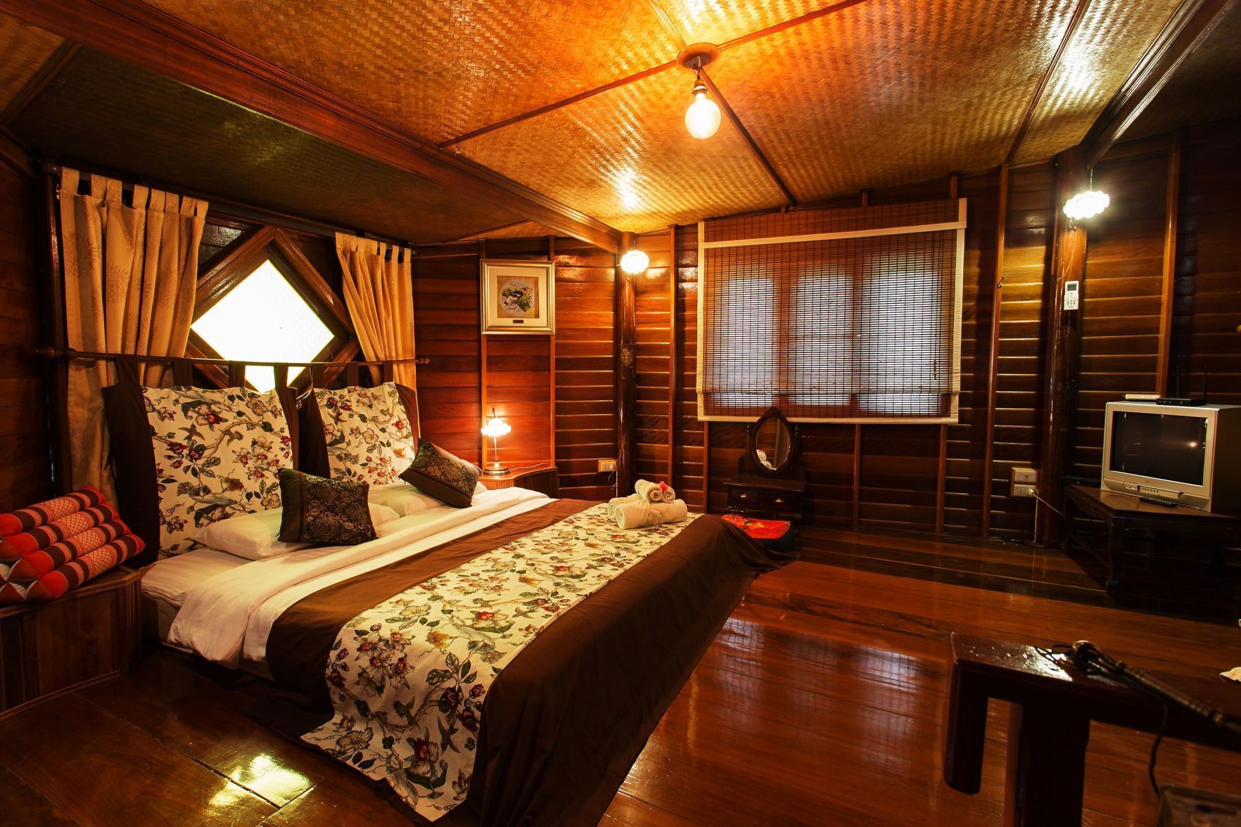 Minibar, individually furnished, blackout drapes, free WiFi