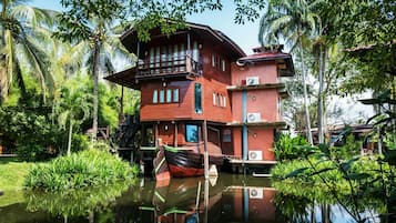 Suite Lake & Garden View | View from room