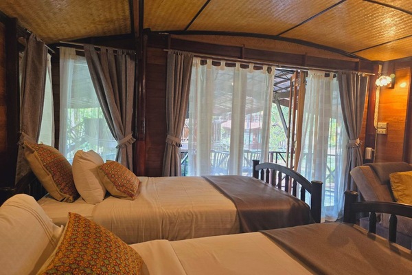 Quarto luxo | Frigobar, cortinas blackout, Wi-Fi de cortesia