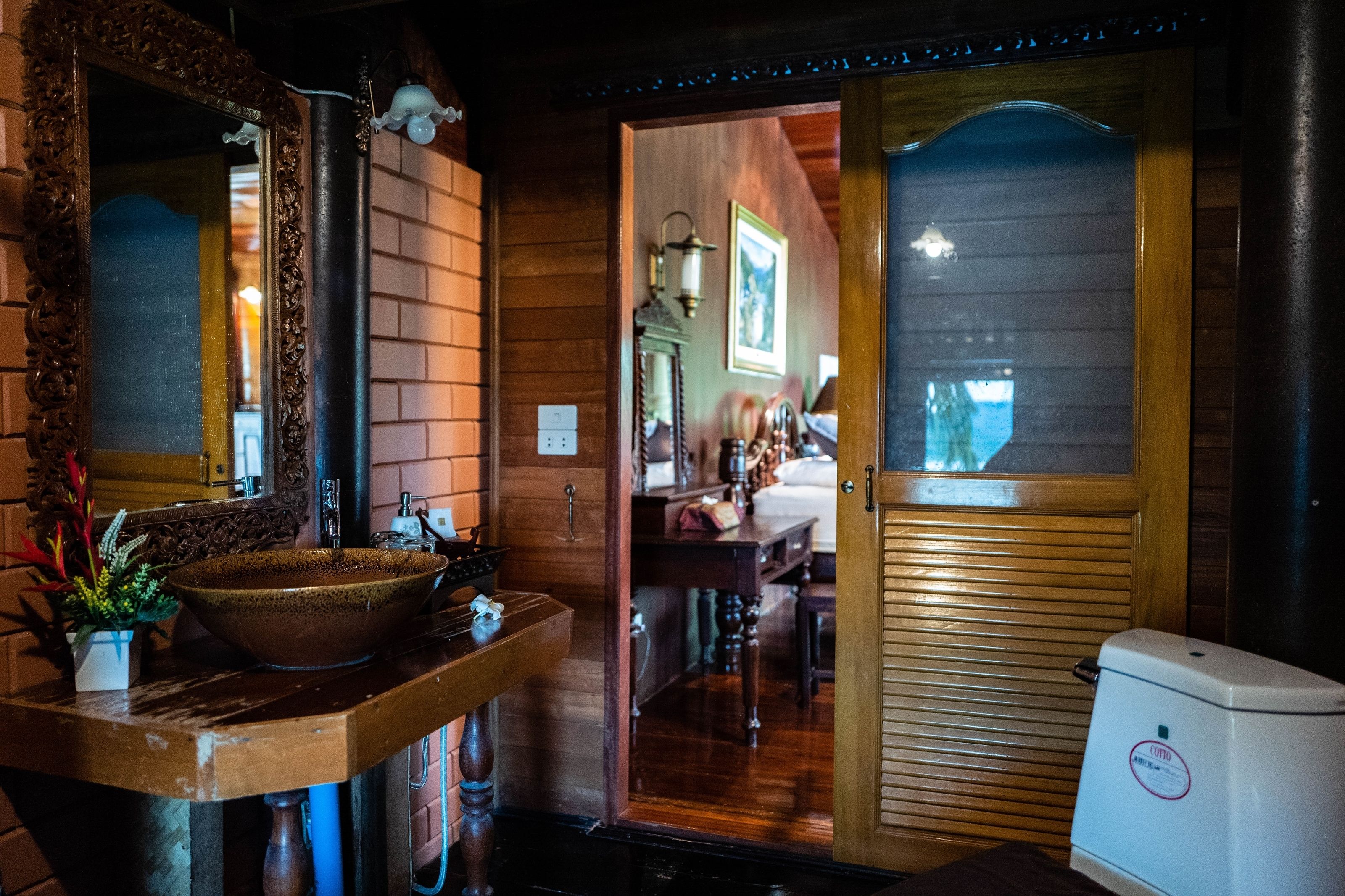 suite lake & garden view | bathroom | shower, free toiletries, hair dryer, towels