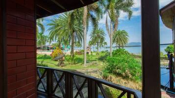 Deluxe Room | Terrace/patio