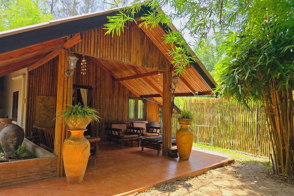 bungalow | 1 bedroom, minibar, individually furnished, free wifi