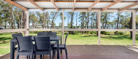 Water View Lodge | Terrace/patio
