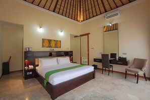 Premium bedding, minibar, in-room safe, free WiFi - O Villas (Seminyak)
