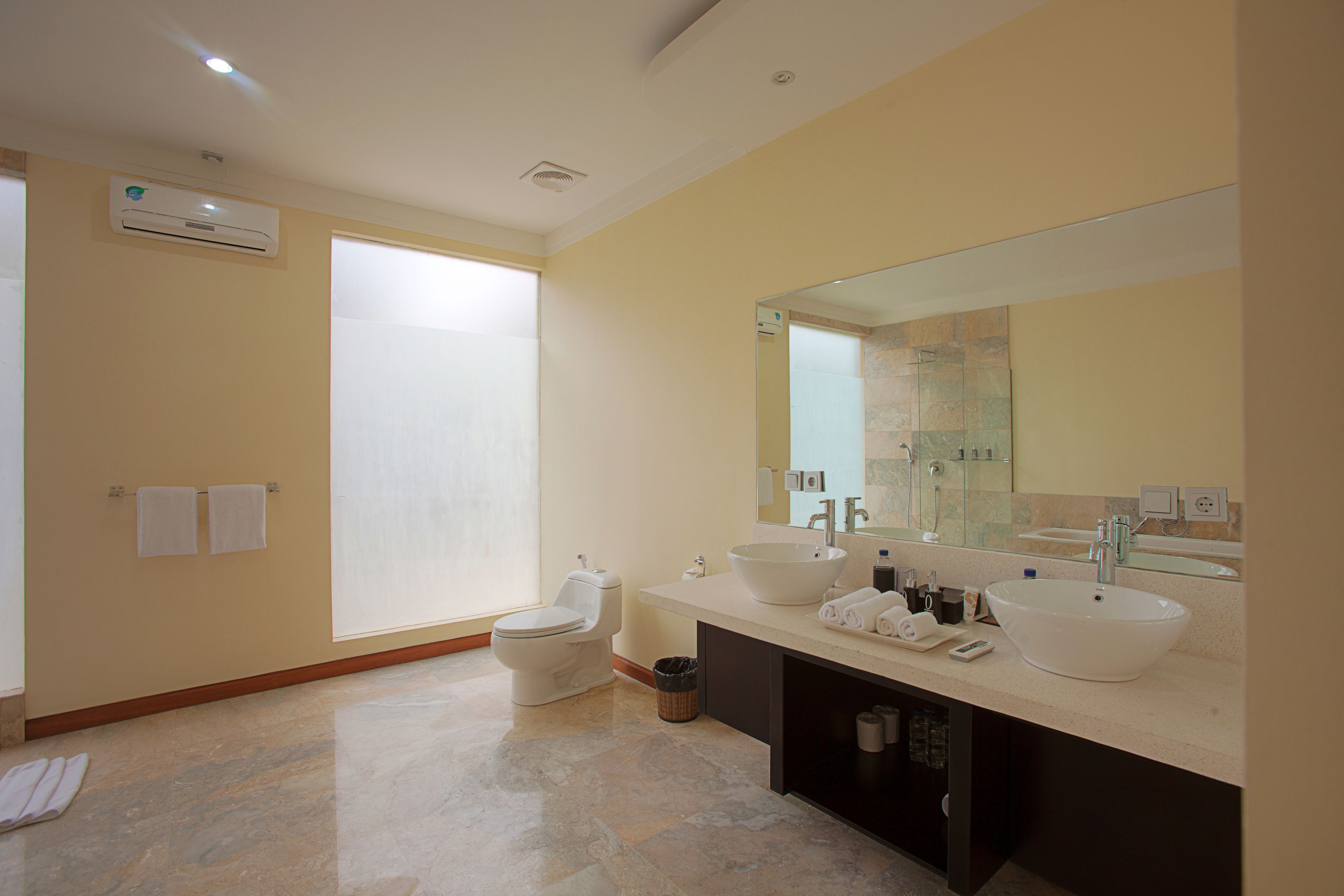 free toiletries, hair dryer, bidet, towels