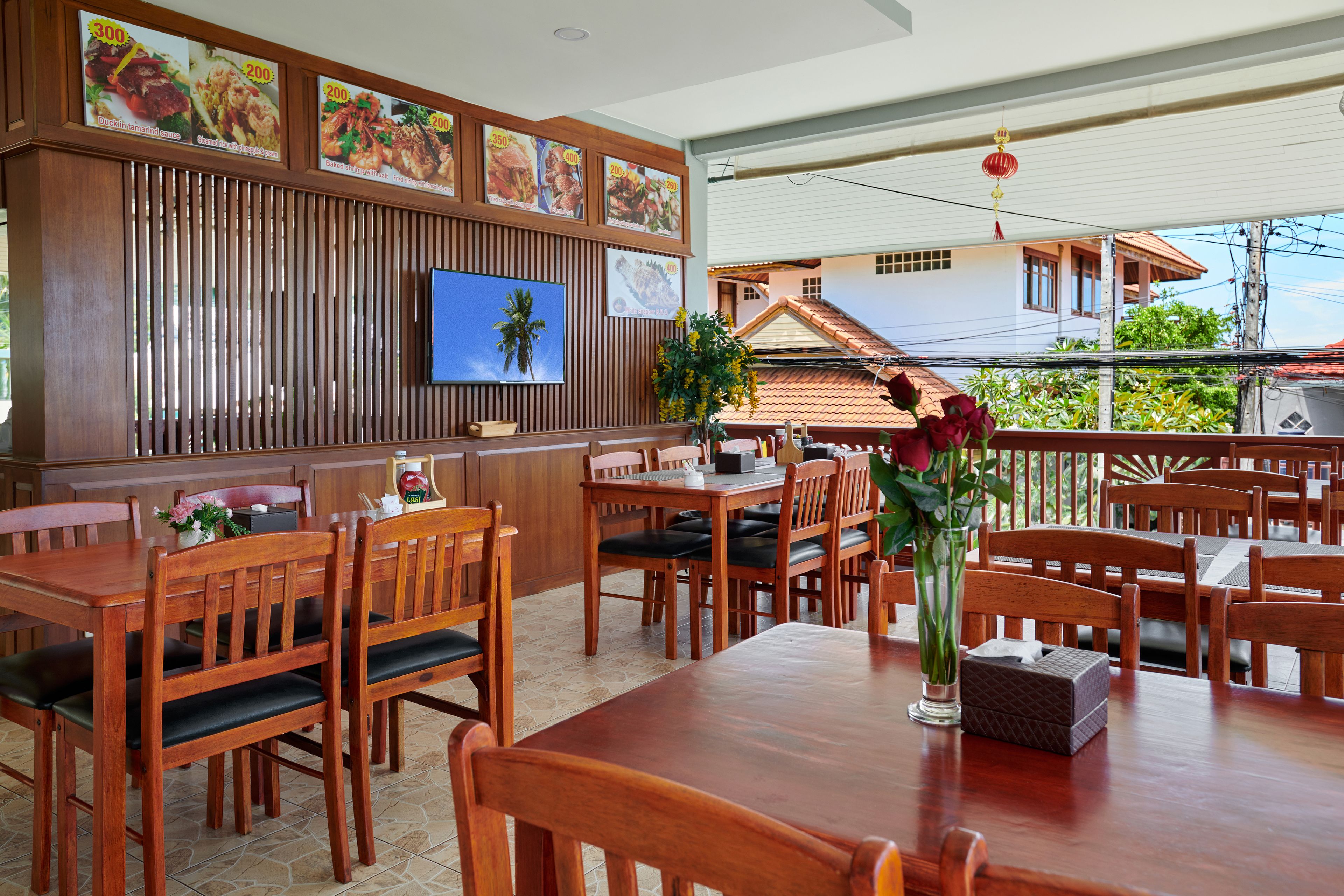 breakfast, lunch, dinner served; thai cuisine, sea views