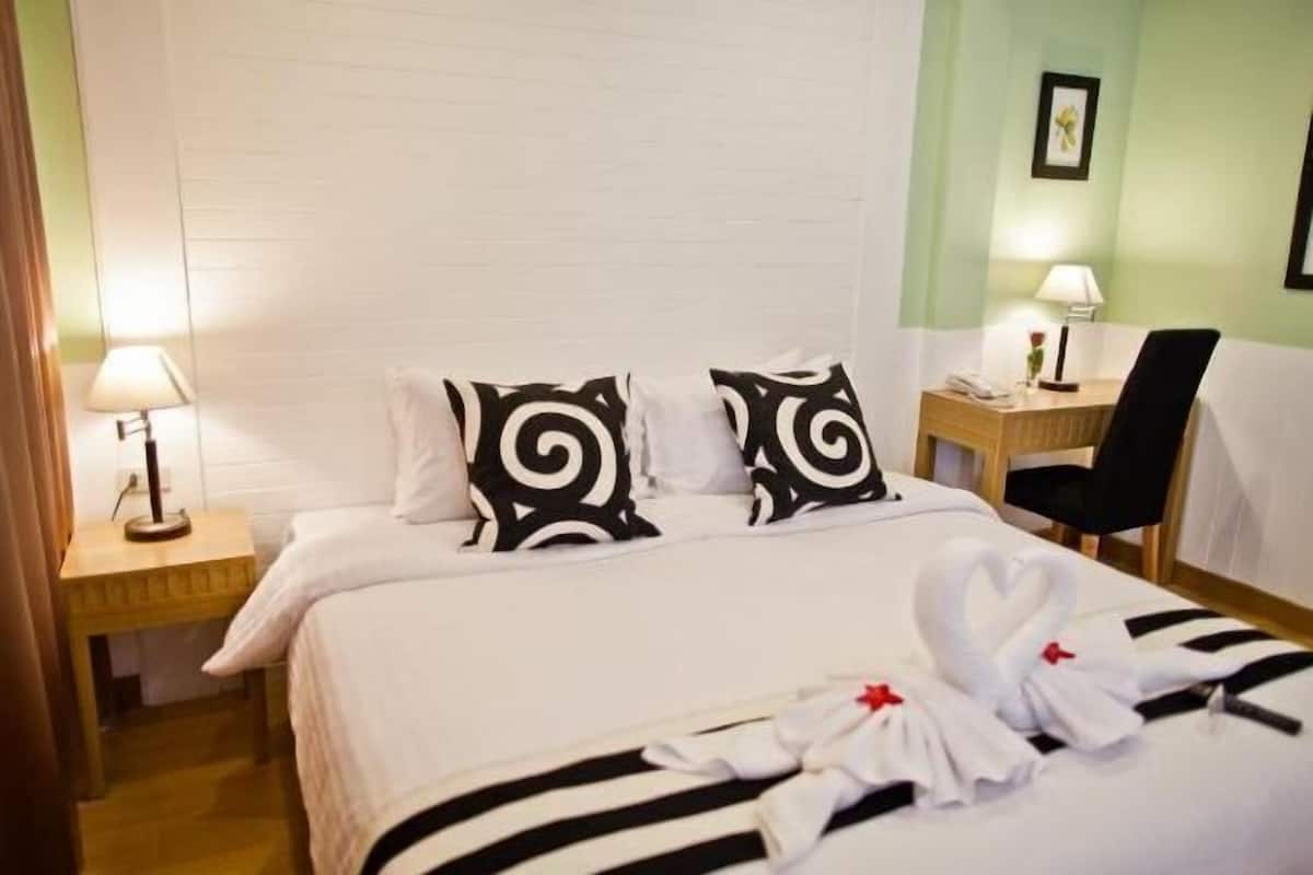 Minibar, in-room safe, soundproofing, free cots/infant beds