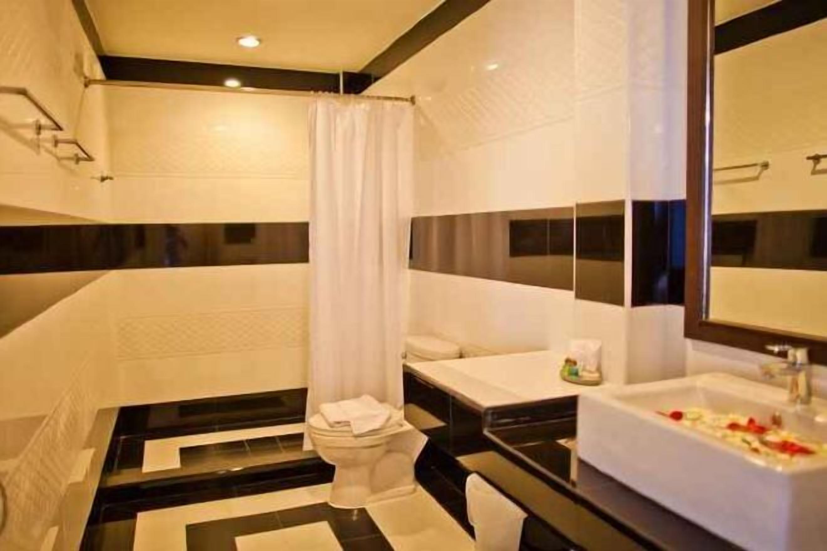 Bathroom | Hair dryer, towels