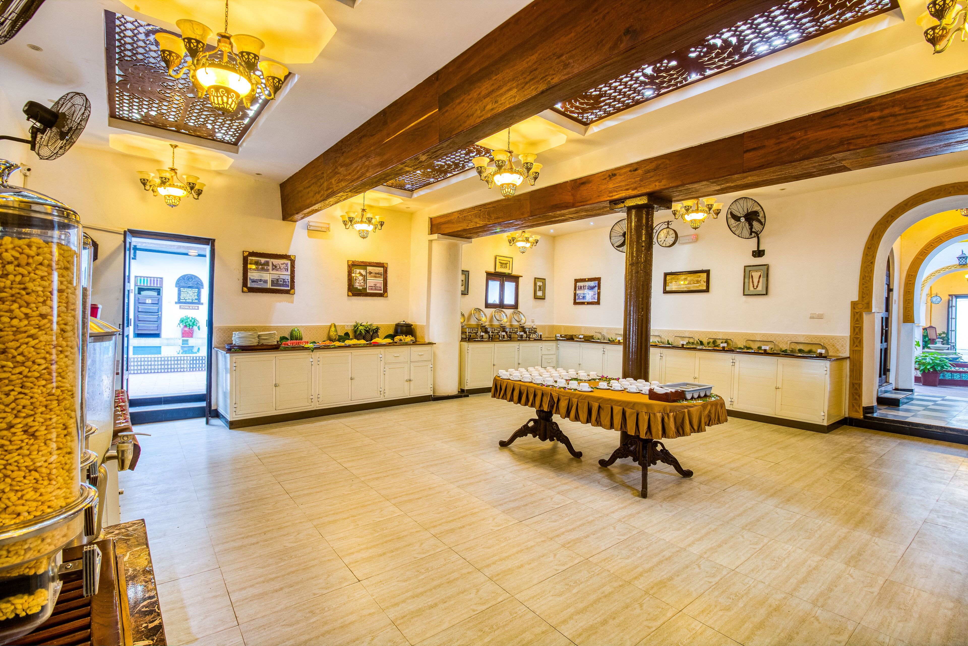 daily buffet breakfast (usd 15 per person)