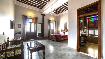 Double Room with Balcony and City view | 1 habitación, sábanas de algodón egipcio y minibar