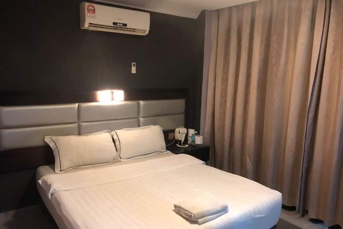 Desk, iron/ironing board, free WiFi, bed sheets
