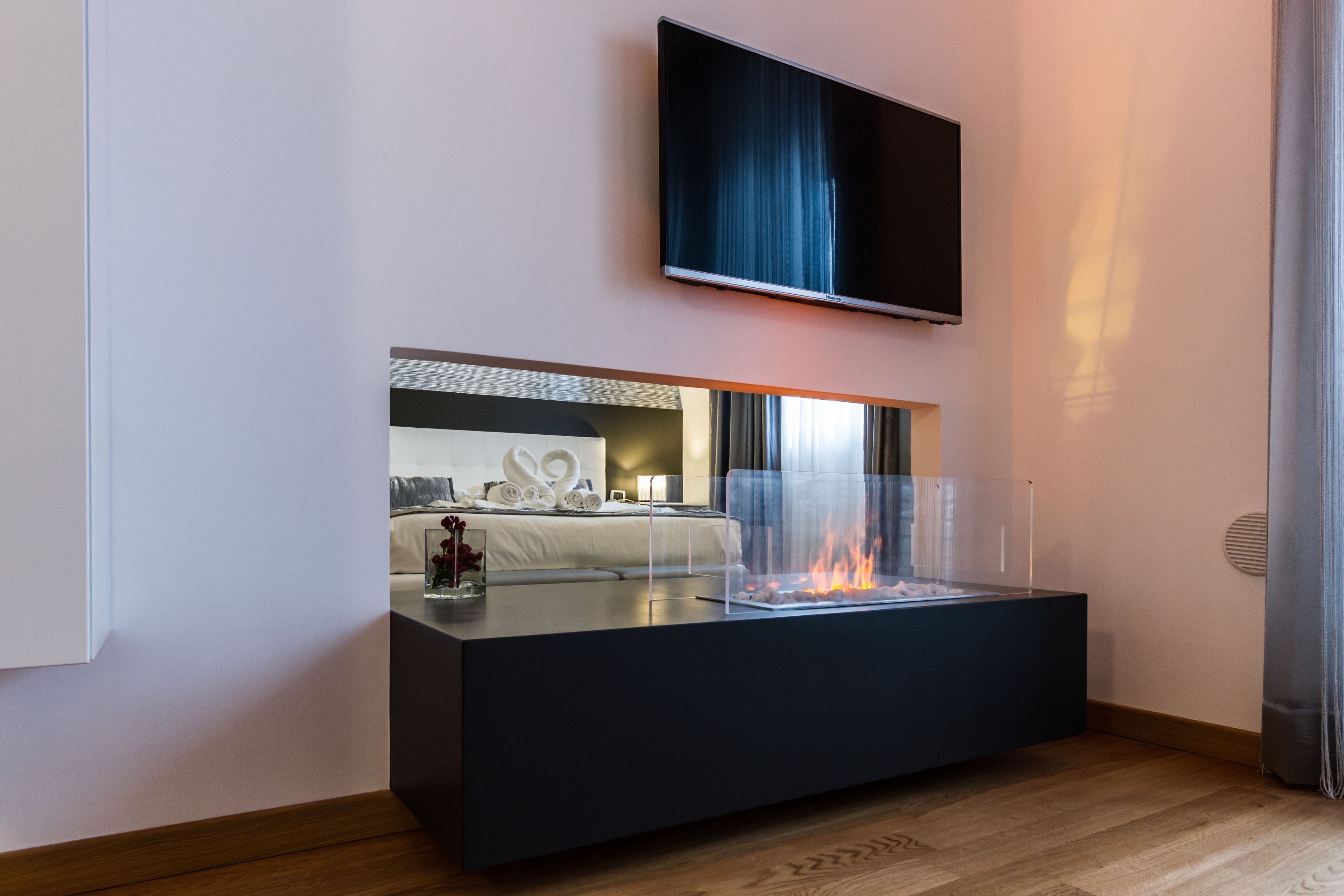 Apartamento luxo, terraço | Comodidades do quarto