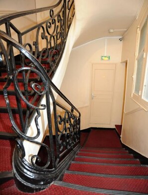 Interior - Sully Hôtel (Paris)