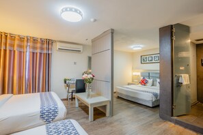 Desk, iron/ironing board, free WiFi, bed sheets - Euro Rich Hotel Melaka (Malacca City)