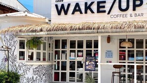 Front of property - SleepEasy Beach Hostel Huahin  (Hua Hin)