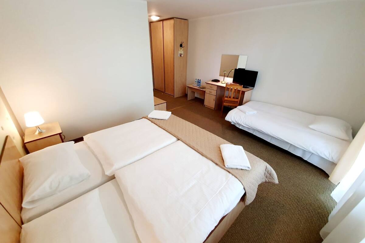 triple room | in-room safe, desk, iron/ironing board, free cots/infant beds