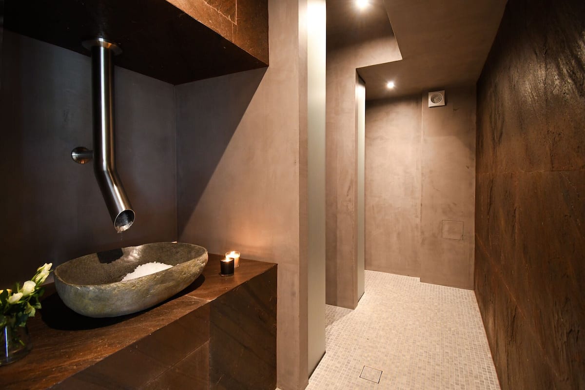 hydrotherapy, massages