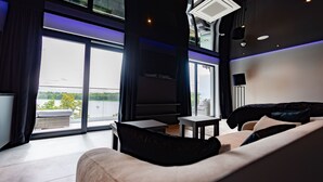 In-room safe, desk, iron/ironing board (on request), cribs (free) - Hotel Mazuria (Mragowo)